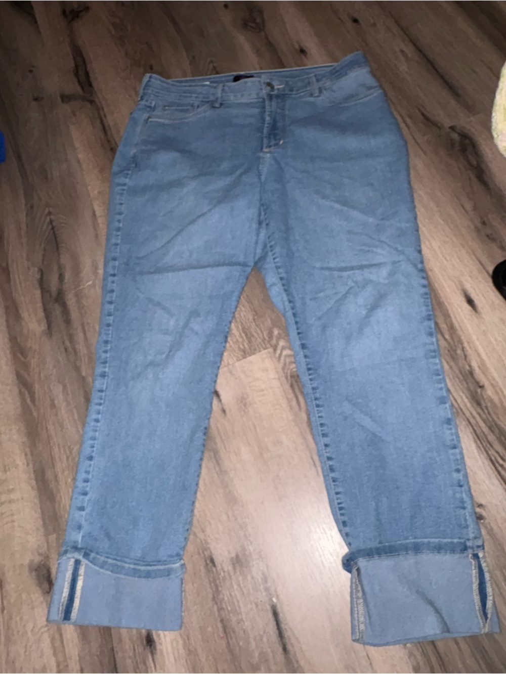 Cuffed Ankle Jeans in Light Blue